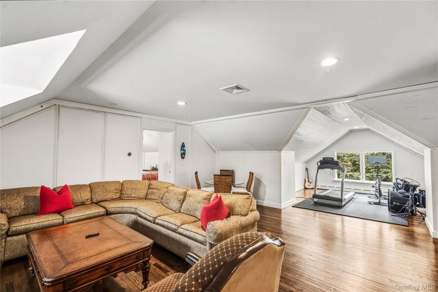 19 Frost Creek Drive, Locust Valley, NY 11560