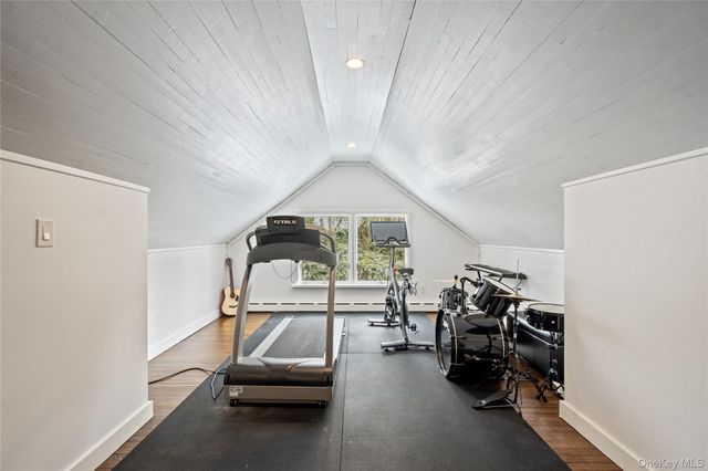 19 Frost Creek Drive, Locust Valley, NY 11560