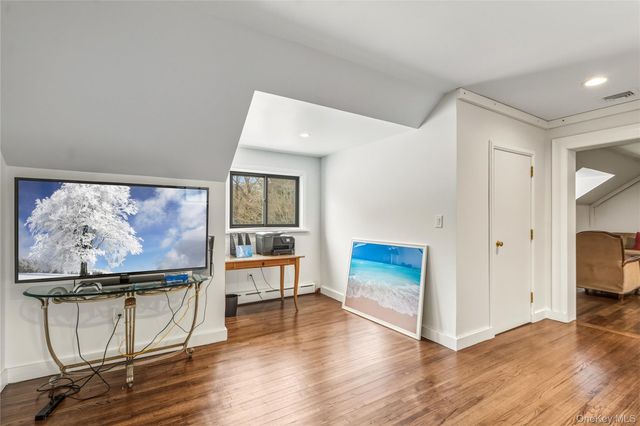 19 Frost Creek Drive, Locust Valley, NY 11560