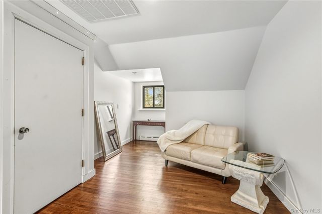 19 Frost Creek Drive, Locust Valley, NY 11560