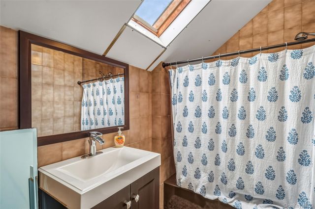 19 Frost Creek Drive, Locust Valley, NY 11560