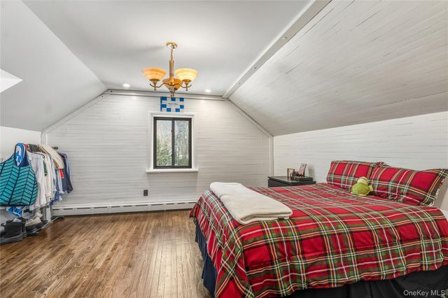 19 Frost Creek Drive, Locust Valley, NY 11560