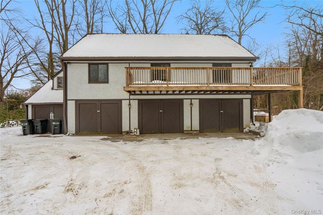 19 Frost Creek Drive, Locust Valley, NY 11560