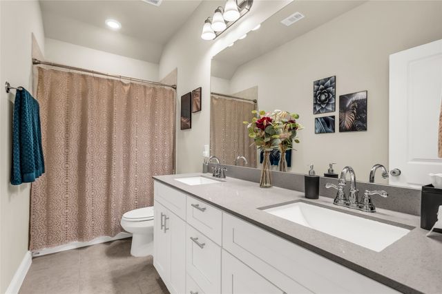 645 Hutchinson Drive, Lewisville, TX 75077