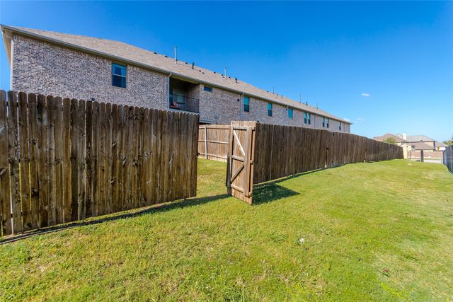 645 Hutchinson Drive, Lewisville, TX 75077