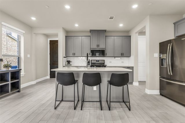 645 Hutchinson Drive, Lewisville, TX 75077