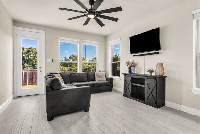 645 Hutchinson Drive, Lewisville, TX 75077