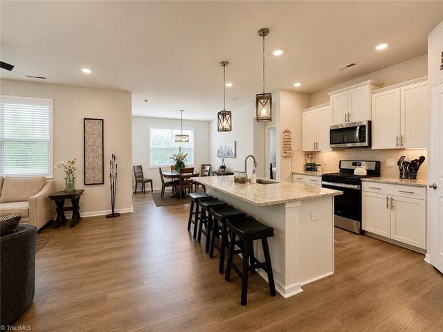 5020 Garnet Hill Drive, Clemmons, NC 27012