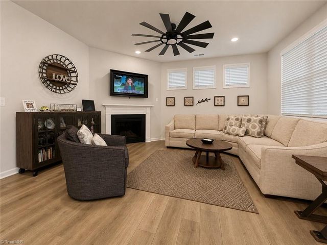 5020 Garnet Hill Drive, Clemmons, NC 27012