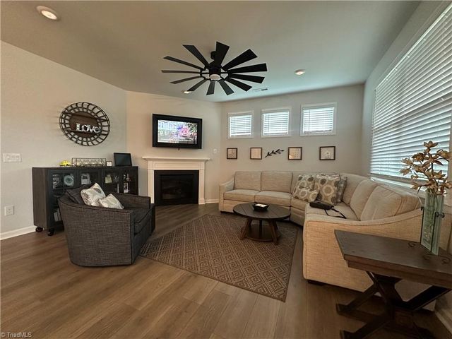 5020 Garnet Hill Drive, Clemmons, NC 27012