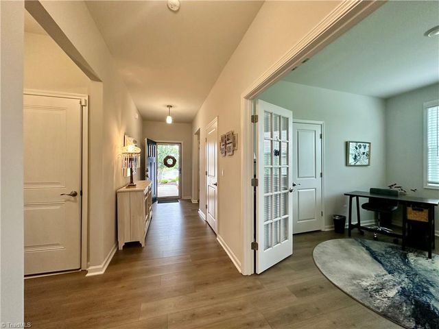 5020 Garnet Hill Drive, Clemmons, NC 27012