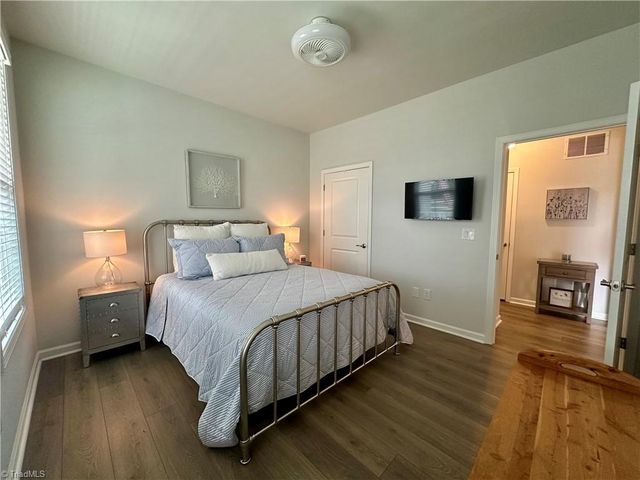 5020 Garnet Hill Drive, Clemmons, NC 27012