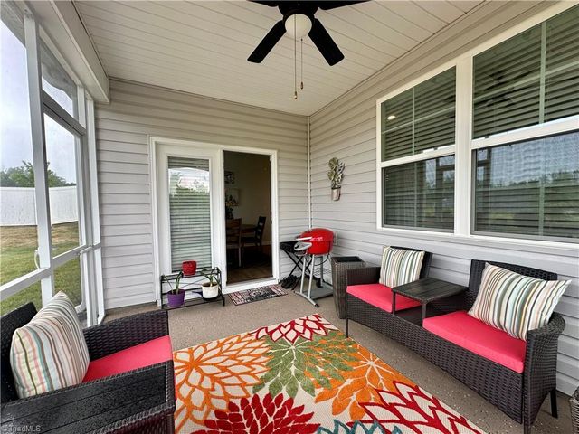 5020 Garnet Hill Drive, Clemmons, NC 27012