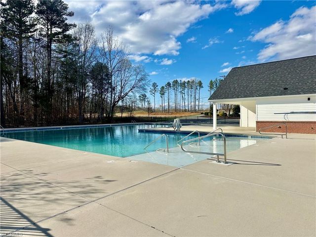 5020 Garnet Hill Drive, Clemmons, NC 27012