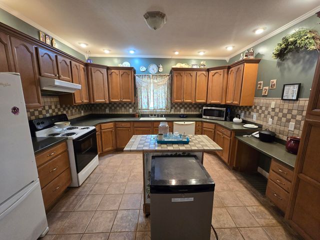 34 Ross Jones Road, Whitley City, KY 42653