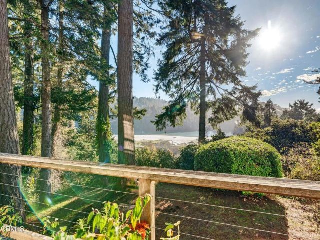 44751 Crestwood Drive, Mendocino, CA 95460