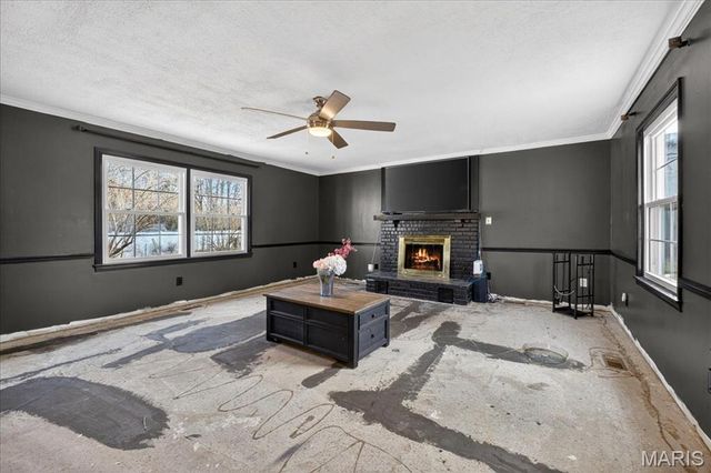 216 Hillsdale Drive, Ballwin, MO 63011