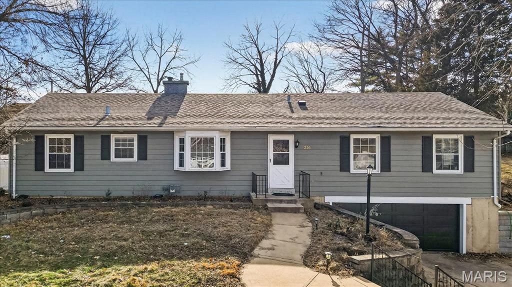 216 Hillsdale Drive, Ballwin, MO 63011