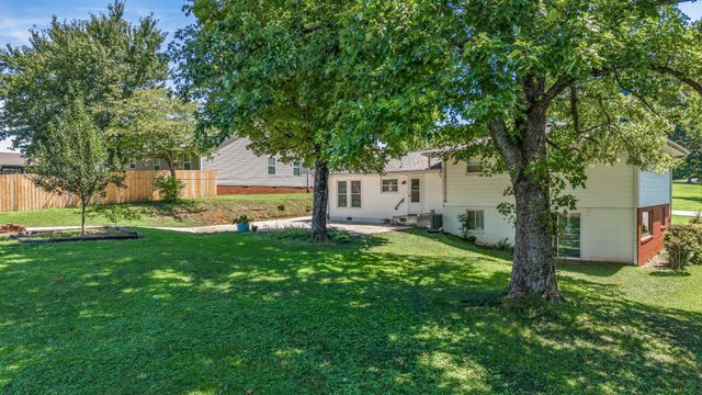 5717 Cherry Street, Ooltewah, TN 37363