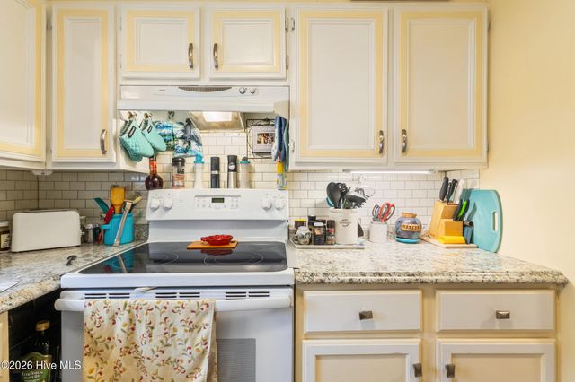 9243 Bonaparte Drive SW, Calabash, NC 28467