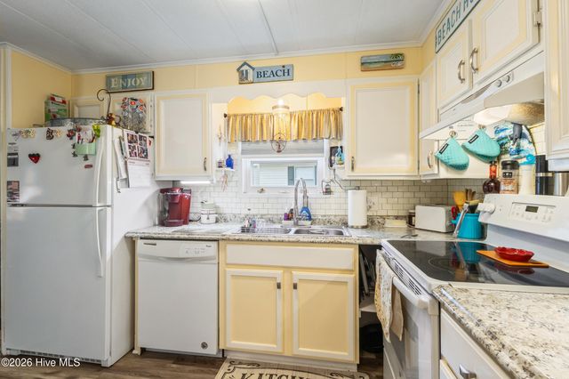 9243 Bonaparte Drive SW, Calabash, NC 28467