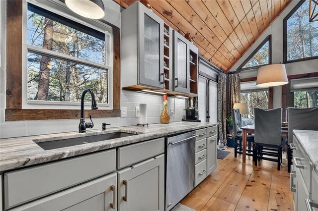 215 Valley View Road, Ellijay, GA 30536