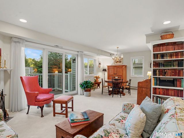 66 Glen View 66, Wilton, CT 06897