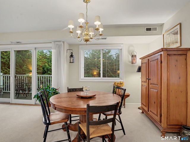 66 Glen View 66, Wilton, CT 06897