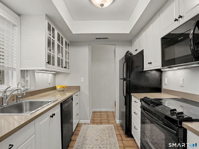 66 Glen View 66, Wilton, CT 06897