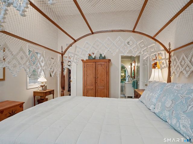 66 Glen View 66, Wilton, CT 06897