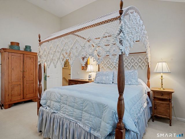 66 Glen View 66, Wilton, CT 06897