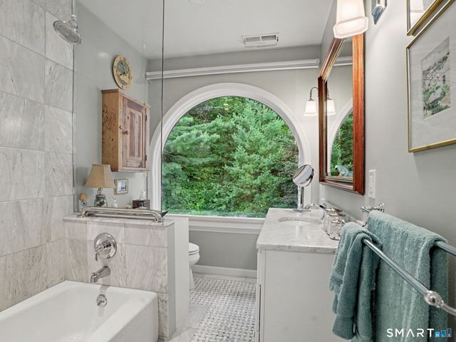 66 Glen View 66, Wilton, CT 06897