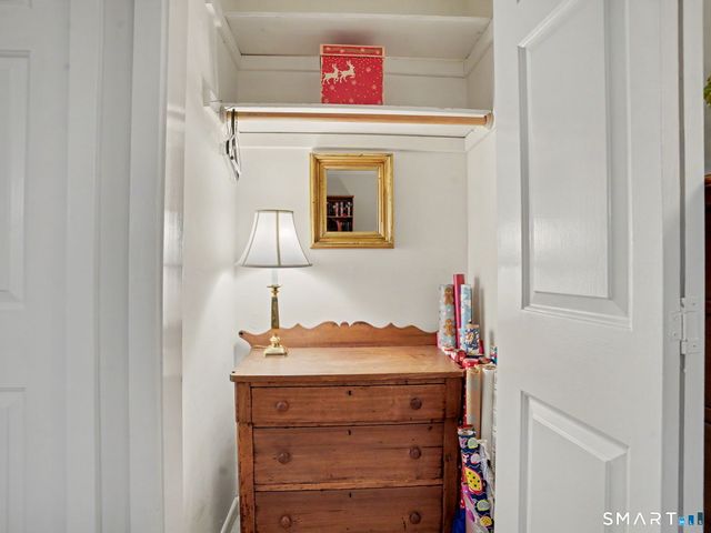 66 Glen View 66, Wilton, CT 06897