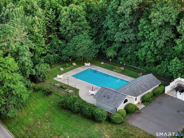 66 Glen View 66, Wilton, CT 06897