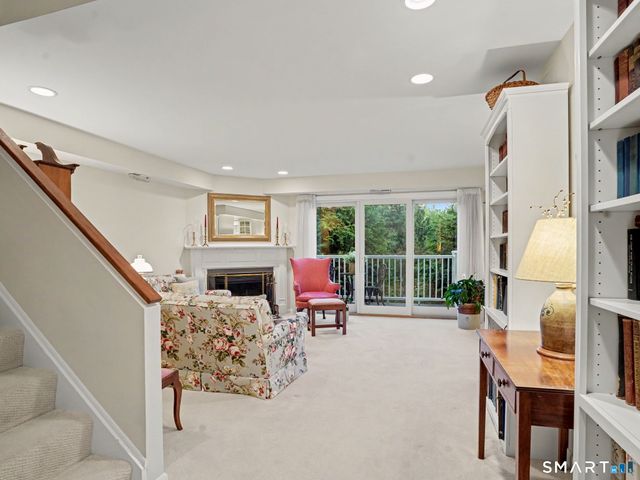 66 Glen View 66, Wilton, CT 06897