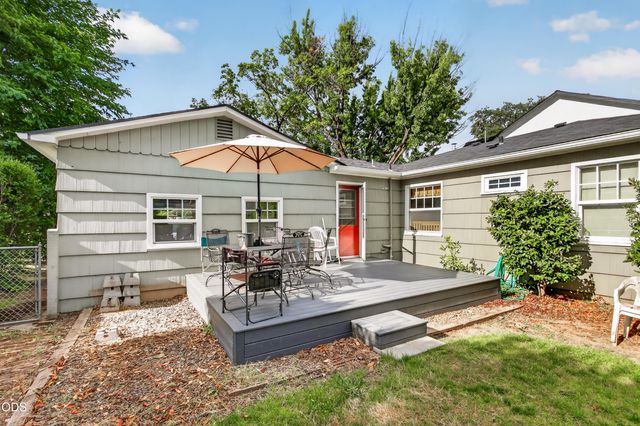 2317 E Main Street, Medford, OR 97504