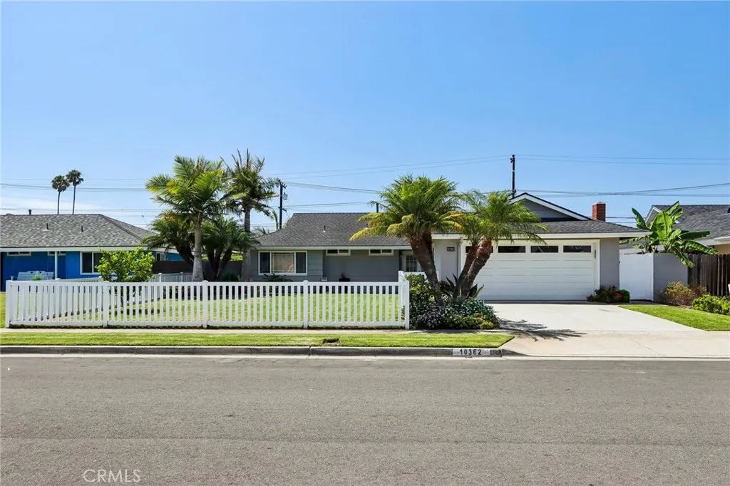 10362 Christmas Drive, Huntington Beach, CA 92646