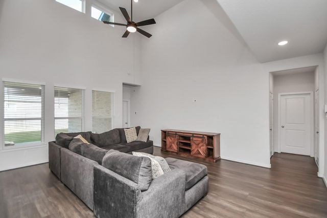 329 Clifton Crane Road, La Porte, TX 77571