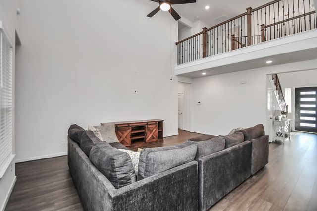 329 Clifton Crane Road, La Porte, TX 77571