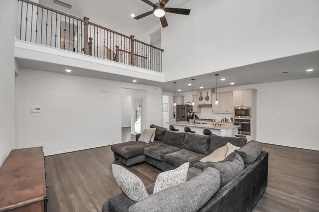 329 Clifton Crane Road, La Porte, TX 77571