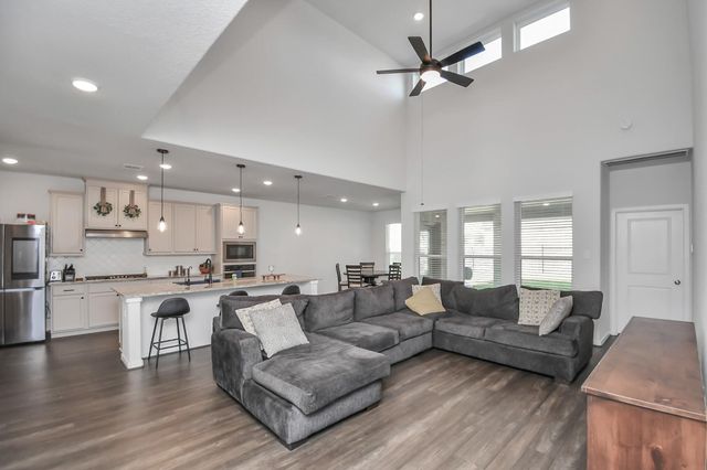 329 Clifton Crane Road, La Porte, TX 77571