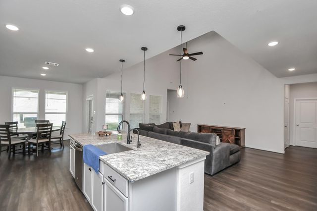 329 Clifton Crane Road, La Porte, TX 77571