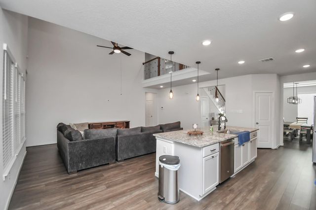 329 Clifton Crane Road, La Porte, TX 77571