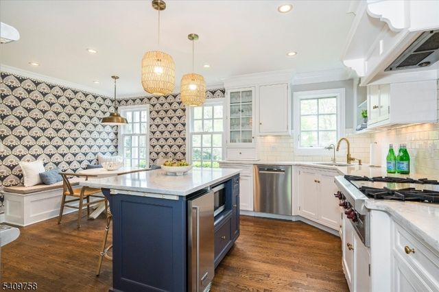11 Huron Dr, Chatham Twp., NJ 07928