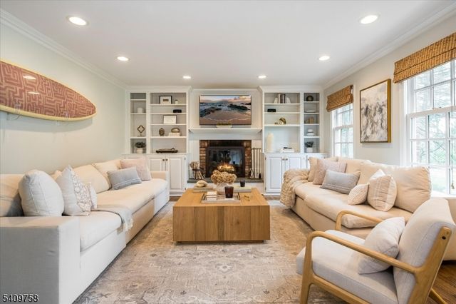 11 Huron Dr, Chatham Twp., NJ 07928