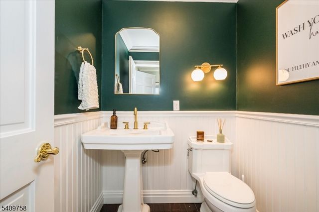 11 Huron Dr, Chatham Twp., NJ 07928