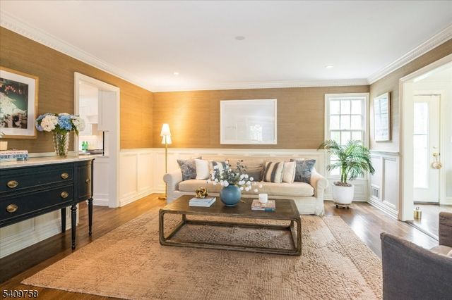 11 Huron Dr, Chatham Twp., NJ 07928