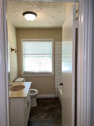 411 E Alabama Street, Wharton, TX 77488