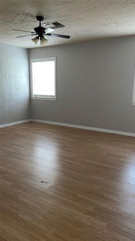 411 E Alabama Street, Wharton, TX 77488