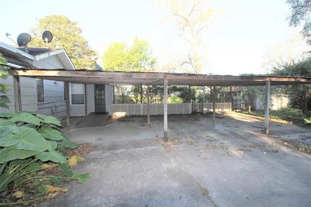 411 E Alabama Street, Wharton, TX 77488